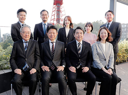 企業情報化協会の事務局メンバー。